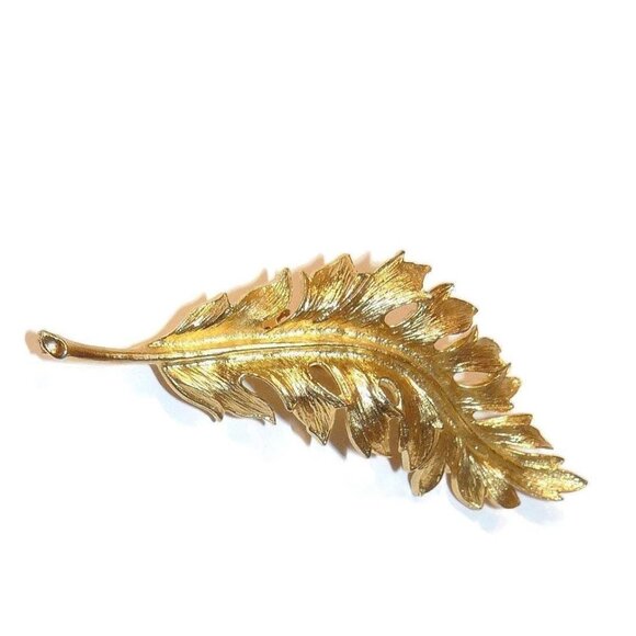 Coro Leaf Shape Brooch - Picture 2 of 6